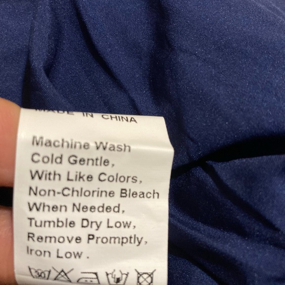 NWT pretty garden navy off shoulder embroidery romper size L. - Picture 10 of 13